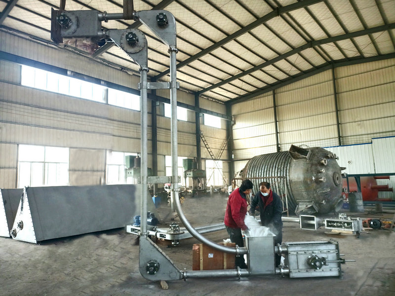 管鏈輸送機